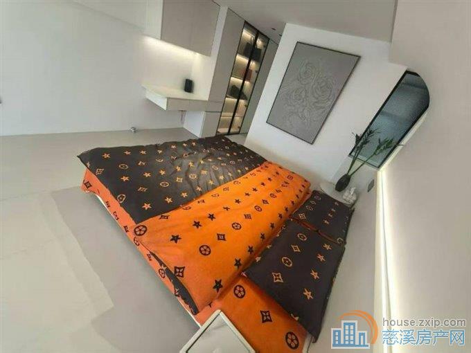 水映天成Loft 精修 上下两层