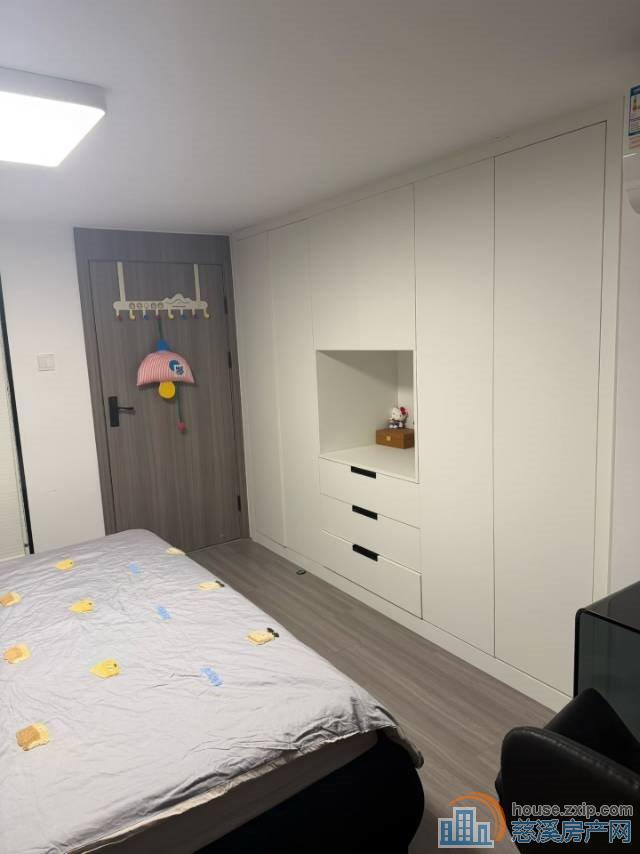 广宇大厦Loft49复49精装 上下两层