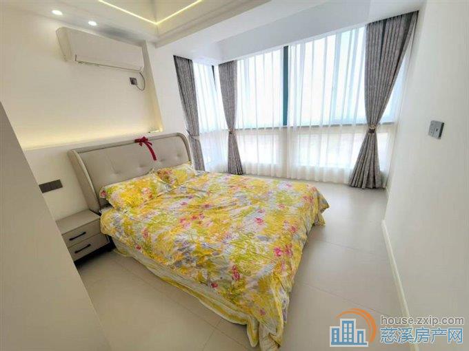 丽晶大厦楼层佳东边套60平62.8万2年