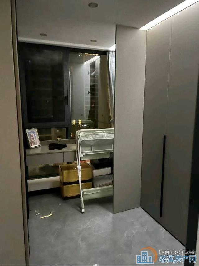 泊蔚里楼层佳152平精装288万满2年