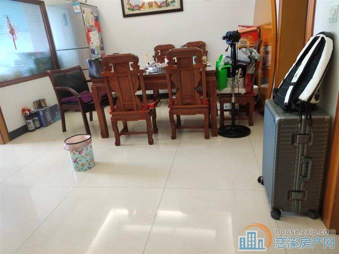 特价出售： 园丁新村  2楼82平方  