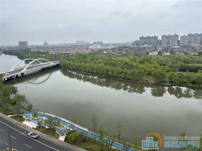江湾世家泊江府江景房洋房141平288万