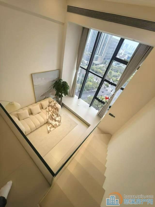 水映天成Loft 精修 上下两层