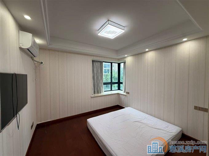 梅林苑94平洋房豪装80万带车位杂物间