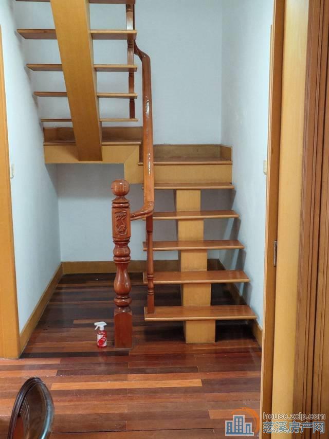 白云公寓,独家