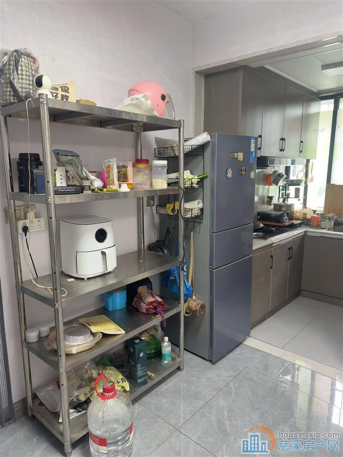 城东新村2楼 57平 带架空层99万
